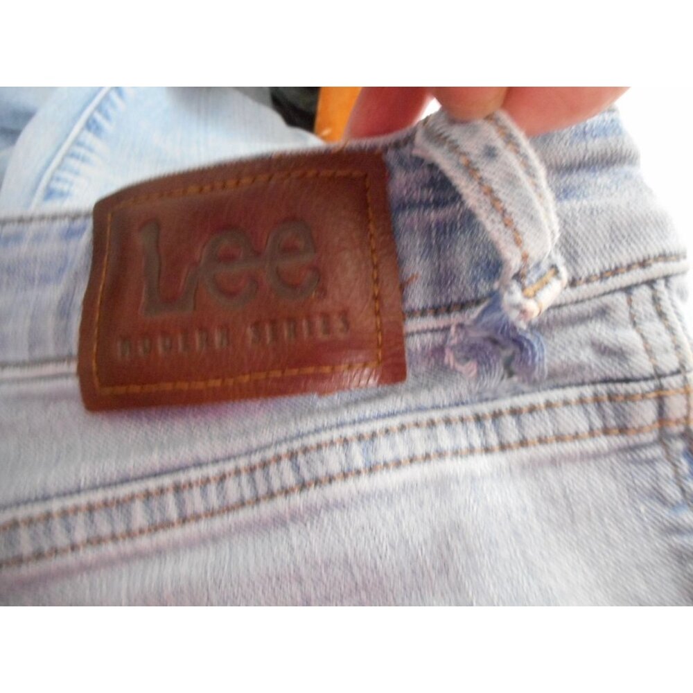 Lee Straight Leg Jeans Modern Series Size 33 x 32 light wash Pre-owned - Picture 5 of 8